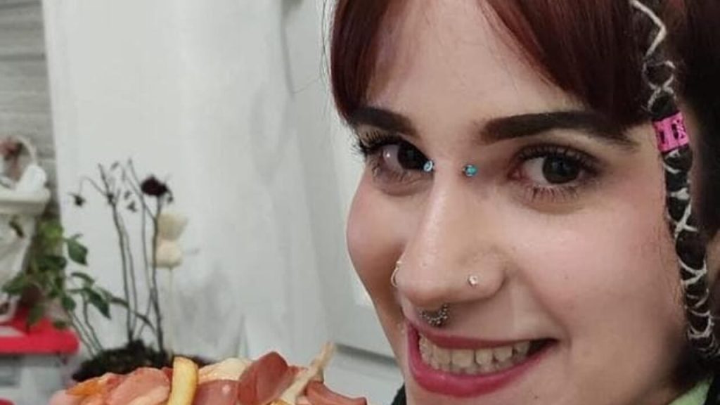 Napoli, studentessa morta in gita dopo malore in traghetto: domani autopsia