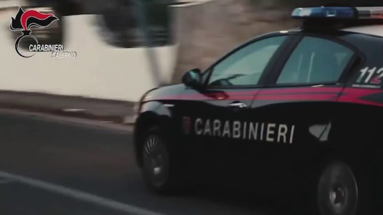 Salerno, litiga con un conoscente e spara 13 colpi in aria con una carabina: arrestato