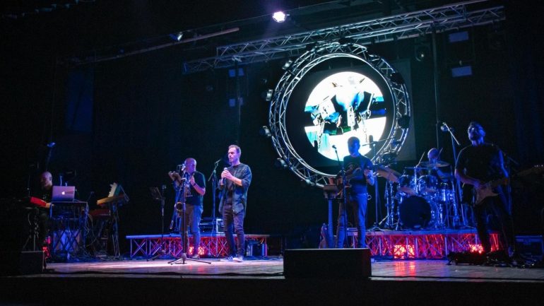 I Pink Bricks al Cineteatro San Pietro di Scafati con The Endless Wall