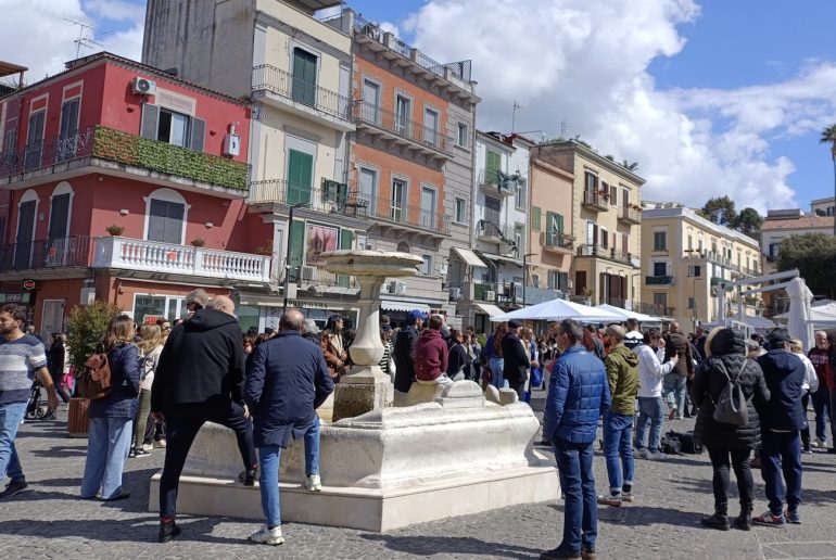 Campi Flegrei, gli sfollati chiedono più tempo: “Serve una sistemazione autonoma”