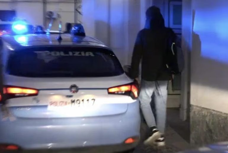 Castel Volturno, la gang dei rom utilizzava auto di lusso intestate a prestanome per compiere i colpi