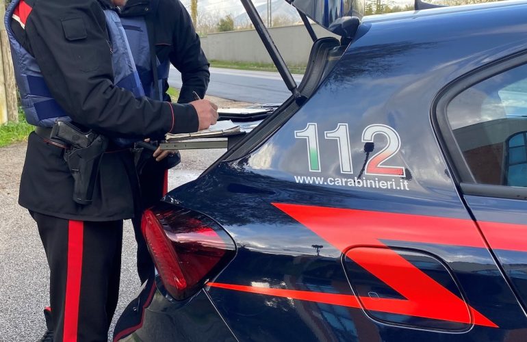 Pozzuoli, preso il rapinatore solitario che seminava il terrore nei negozi