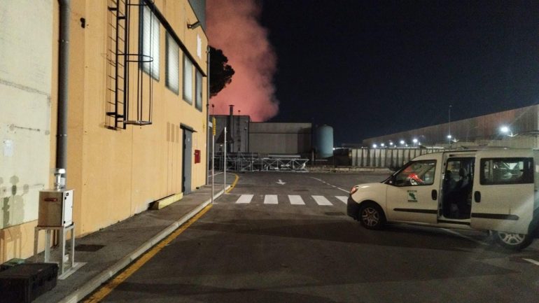 Incendio a Caivano, Arpa Campania: “Rilevati picchi di inquinanti”