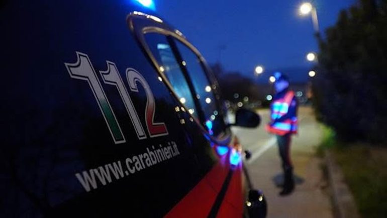 Rapina quattro ragazzini sulla spiaggia a Riccione, 27enne riconosciuto grazie alla maglia del Napoli: arrestato