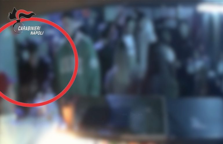 Il Far West a Chiaia scatenato dai baby camorristi di Pianura