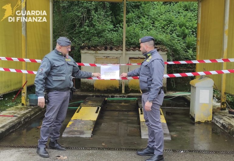 Altavilla Irpina, sequestrato autolavaggio abusivo: evasione totale dal 2021 e violazioni ambientali