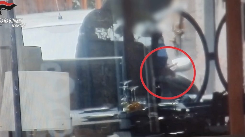 Camorra, agente penitenziario corrotto aiutava il clan Troncone in carcere