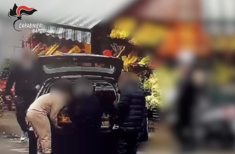 Camorra , maxi blitz a Fuorigrotta: colpiti i clan Troncone e Frizziero, 24 arresti