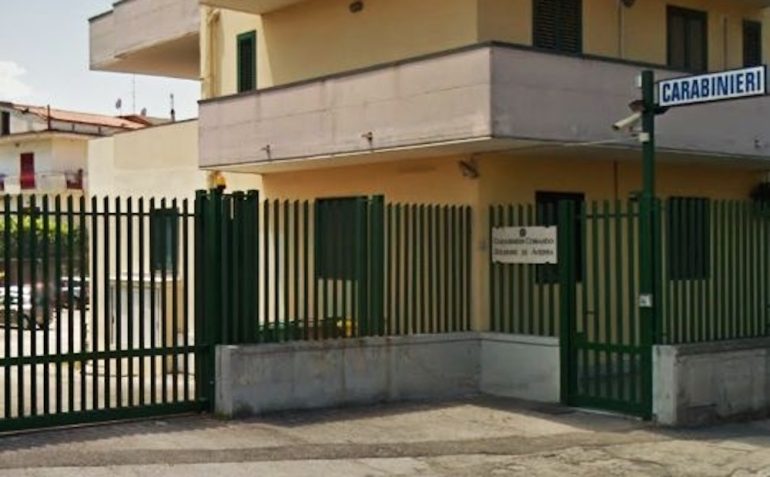 Acerra: carabiniere si toglie la vita in caserma con l’arma di ordinanza