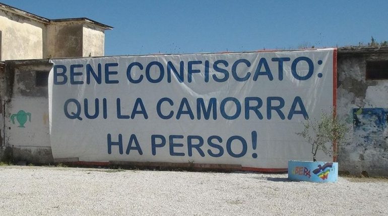 Caserta, beni confiscati alla camorra diventano centro sportivo e ostello