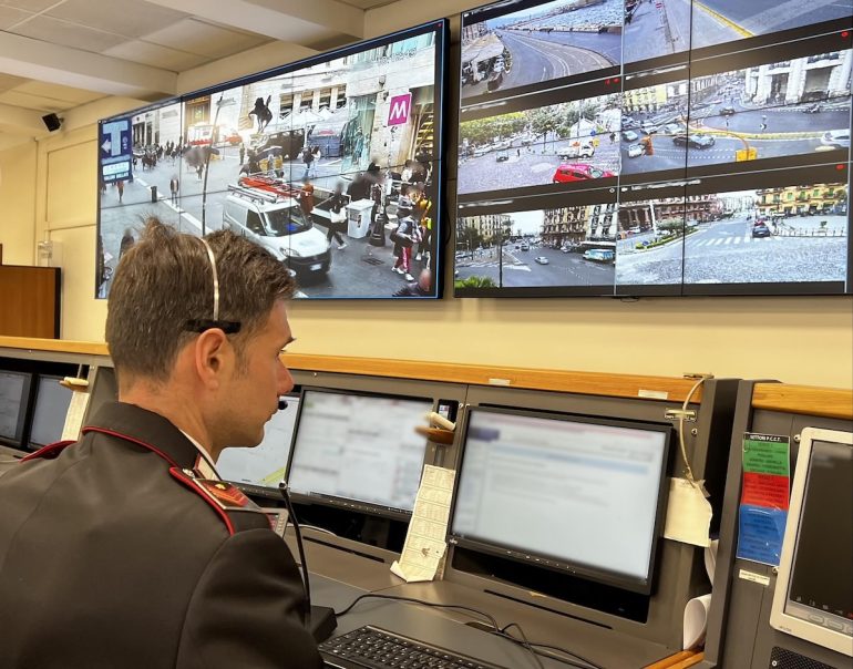 Iaschia, "consegna urgente" ma è una truffa: denunciatati due giovani di Napoli