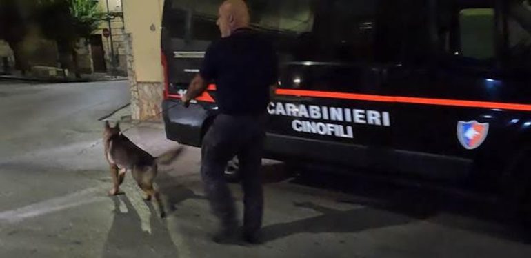 Villa Literno, droga nel centro sportivo: 3 arresti e due denunce