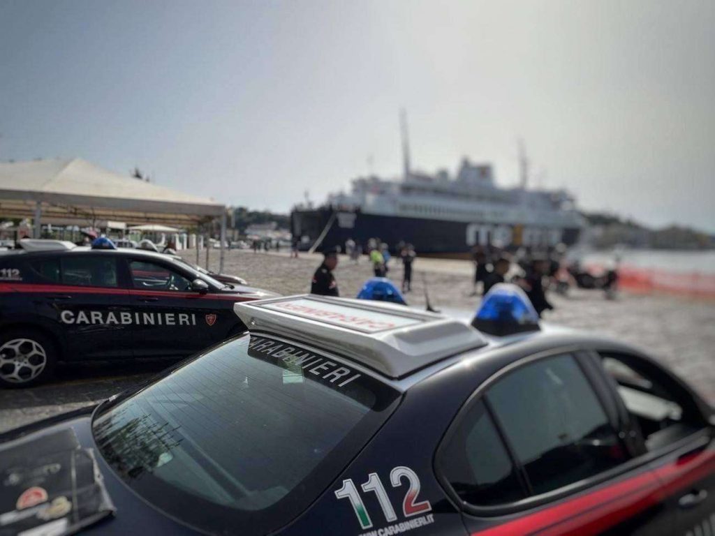 Ischia e Procida, controlli ai porti: carta d’identità falsa per lo sconto residente
