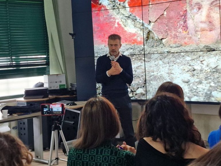 Pompei, il Direttore va a fare l’insegnante nelle scuole: Ora un tour per portare Pompei sul territorio