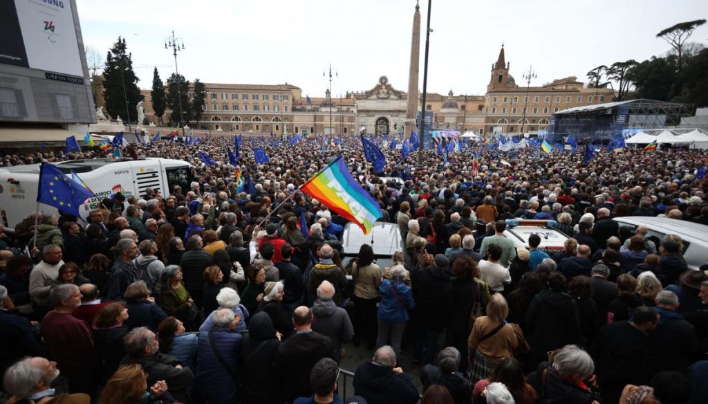 Roma manifestazione Stop alla Guerra : il M5S di Conte porta in piazza quasi 100mila persone, ma la pace senza difesa è un’utopia”