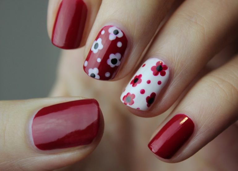 I migliori consigli di Nail Art per delle unghie primaverili perfette