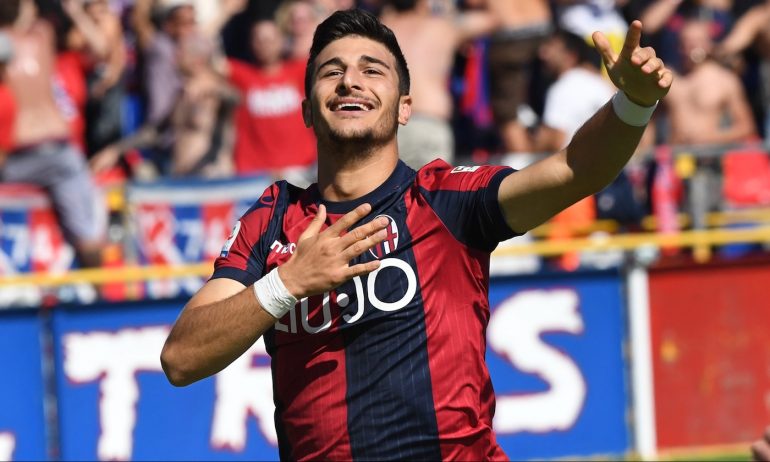 Orsolini stende l’Inter al 94’: il Napoli aggancia la vetta. Esplode la festa in città