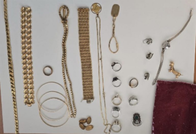 Finti carabinieri truffano anziana di 98 anni: arrestati due 21enni sull’A3