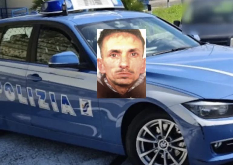 Scampia, pusher in bici arrestato dalla polizia: aveva 31 dosi di eroina
