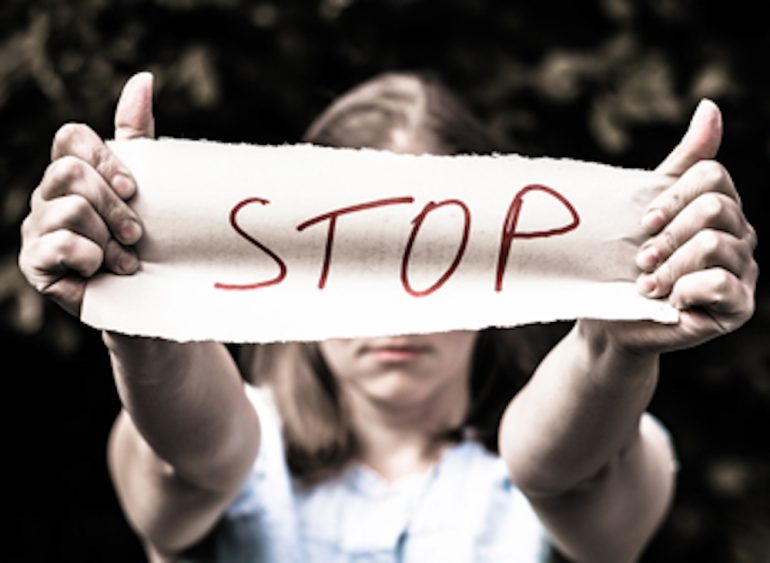 Uccisa a colpi di scopa dall’ex compagno