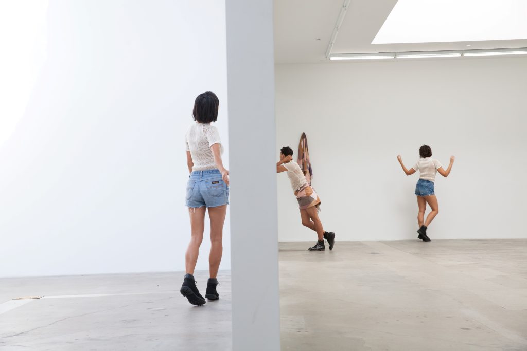 Rub Up on Madre: il museo celebra 20 anni con una performance di Adam Linder