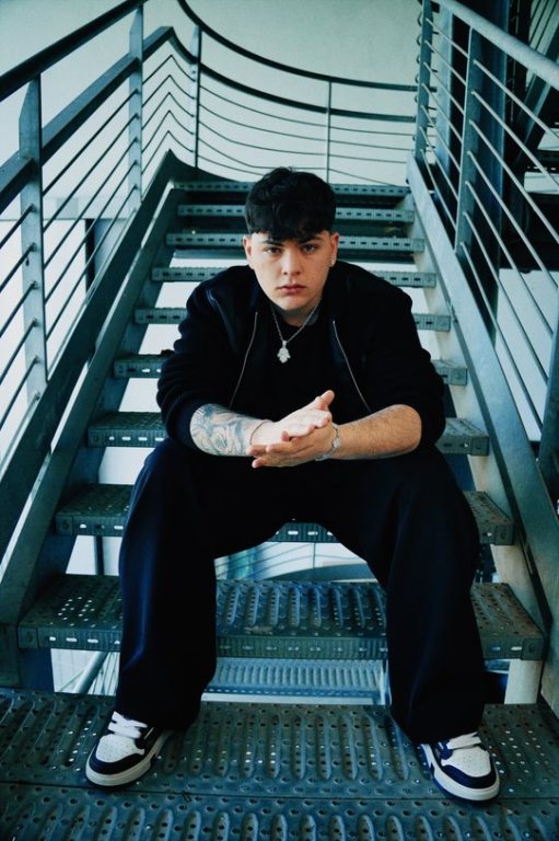 PETIT: fuori oggi il suo singolo estivo Vivere da Morire