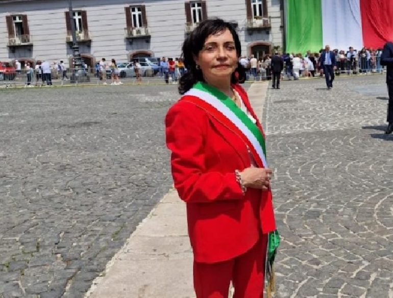 Scandalo al comune di San Vitaliano: arrestati la ex sindaco, il marito e altri sei