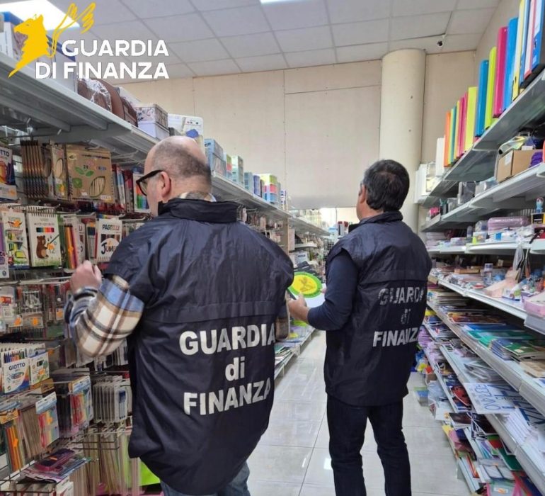 Contraffazione, la Finanza lancia l’allarme: sequestrati 527 milioni di prodotti in 9 mesi