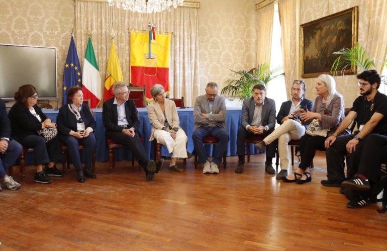 Manfredi incontra la ristoratrice Nives Monda