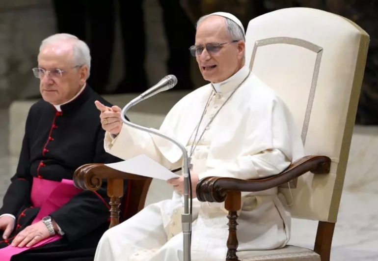 Leone XIV ai giornalisti: “Siate operatori di pace, cercate la verità con amore”