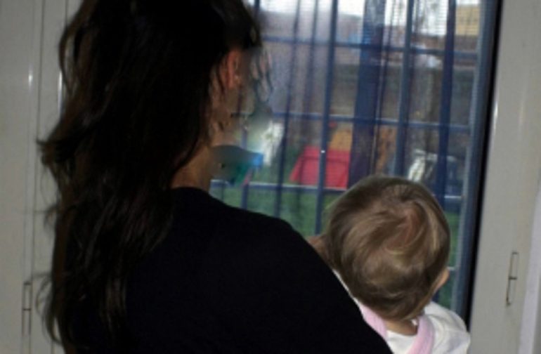 Neonato di un mese in carcere con la madre a Palermo