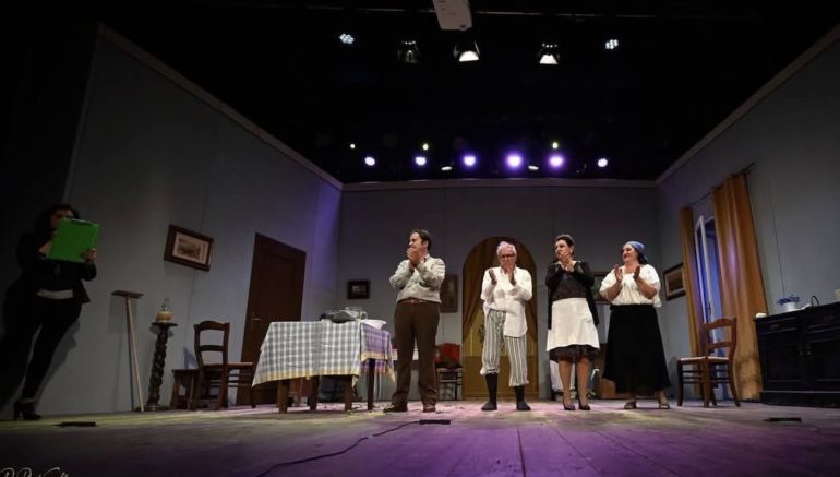 Castellammare, Un trionfo di emozioni e risate al Teatro Supercinema con la compagnia Oplontis Teatro