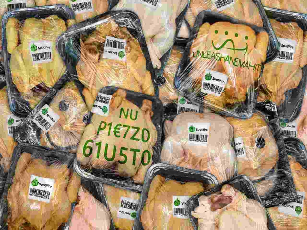 Nu piezzo giusto il nuovo brano del cantautore mascherato UAH che ironizza sulle monetizzazioni di Spotify