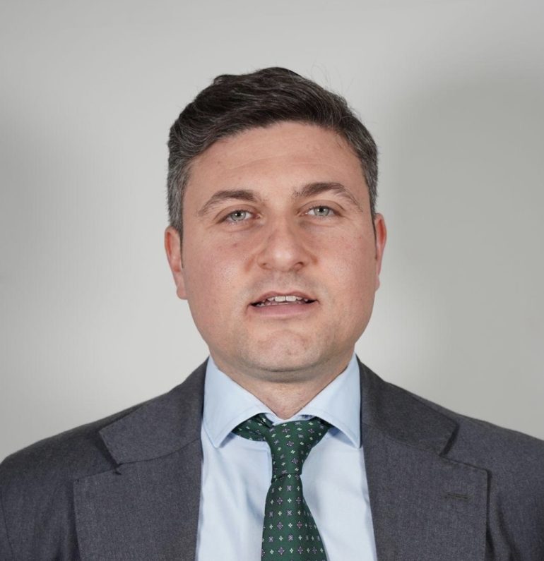 Casavatore, l’avvocato Fabrizio Celaj è il nuovo sindaco
