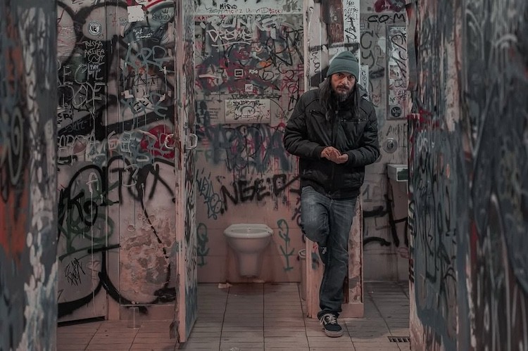Gino Fastidio, fuori da oggi E’ Gas: il primo estratto dall’imminente album di debutto del comico punk