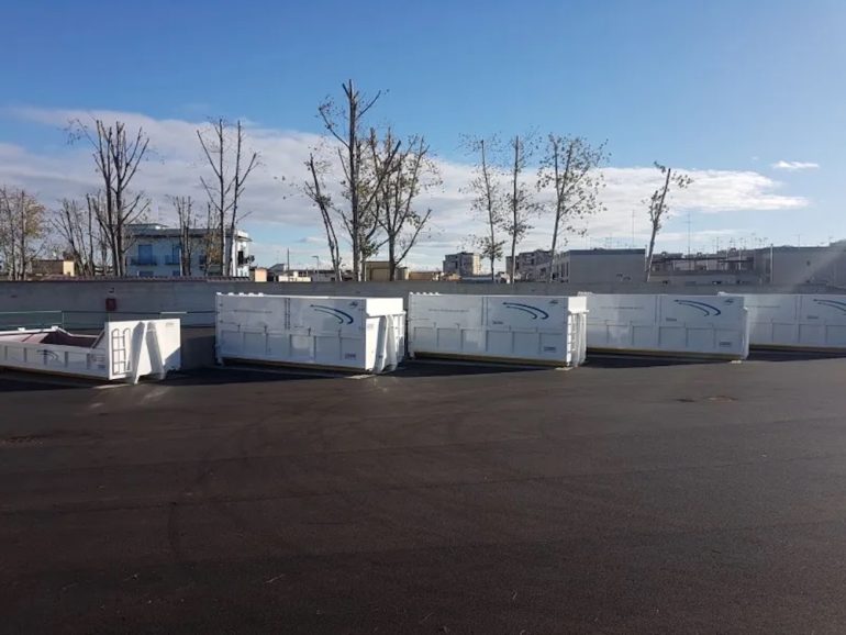 Napoli, colpo fallito all’isola ecologica: arrestati tre uomini per furto di materiali e carburante
