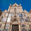 JR trasforma la facciata del Duomo di Napoli in un