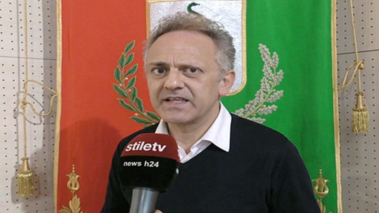 Perseguita il sindaco di Roccadaspide: divieto di dimora per un 71enne