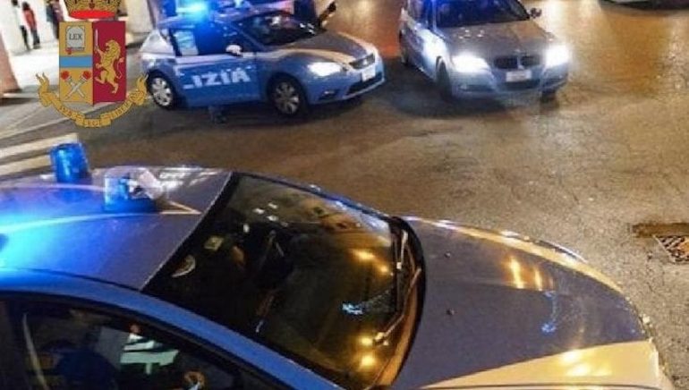 Napoli, rapina una turista a Piazza Dante: arrestato 33enne dalla polizia