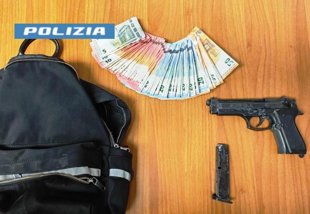 Striano, 17enne arrestato mentre rapina un supermercato