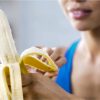Perché bisogna mangiare una banana dopo cena? La scienza conferma