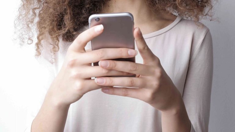 Stalking e lesioni all’ex minorenne: il giudice scarcera il 19enne di Bonea