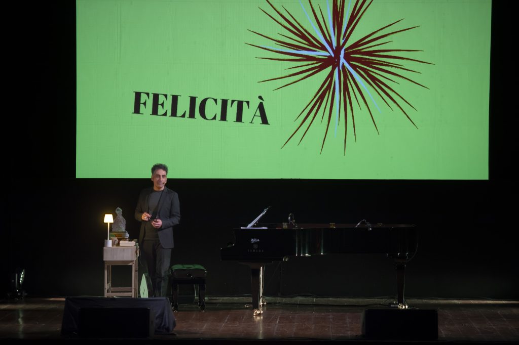 Antonio Fresa porta in tour L’Arte della Felicità: musica, emozioni e parole in un libro-concerto unico