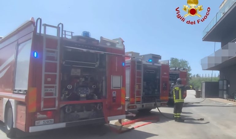 Casagiove, incendio nella cucina di un ristorante