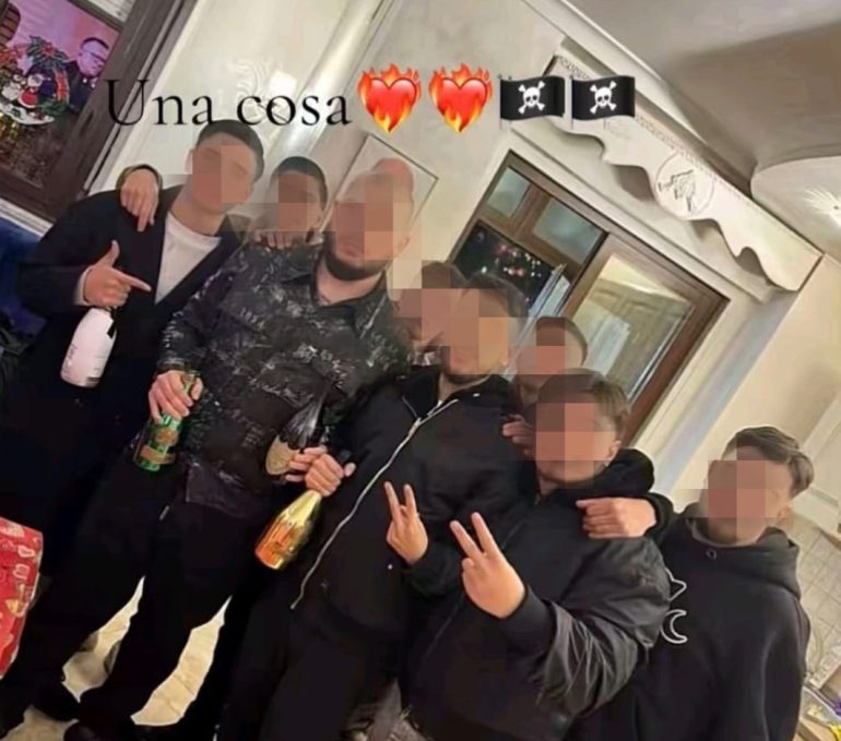 Somma Vesuviana, i baby-boss si proclamano sui social con i simboli del clan Correale-De Bernardo