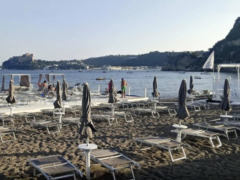 Controlli nei lidi balneari dell’area Flegrea: denunce, sequestri e sospensioni