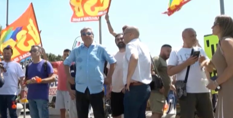 Jabil, operai in protesta davanti al consolato Usa a Napoli