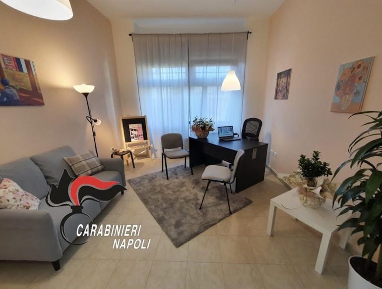 Caivano, picchia moglie e figlia disabile, la ragazzina chiede aiuto in chat e lo fa arrestare