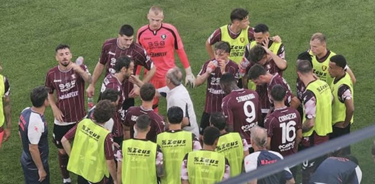 Il Tar respinge la Salernitana: inammissibile il ricorso sui playout di Serie B