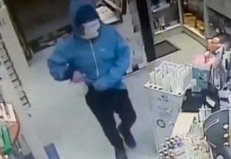 Cercola, rapinano coppia con una pistola giocattolo: arrestati due ragazzi di 16 e 18 anni